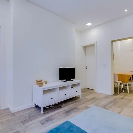 Cozy For 4 In Principe Real Apartman