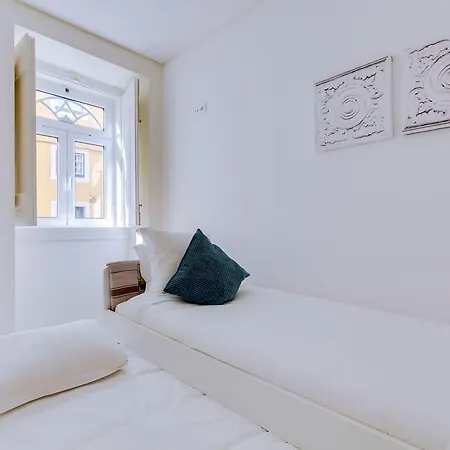 Cozy For 4 In Principe Real Lisboa